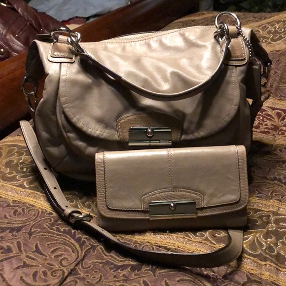 Coach Kristin Shoulder Bag and matching Wallet - Picture 1 of 16
